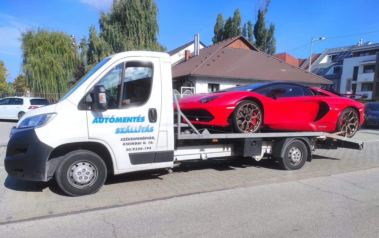 Lamborghini Aventador szállítása Auszmann teherautóval